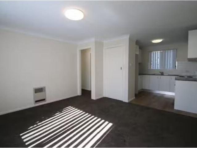Charming 2 BR 5/70 Kite Street, ORANGE Apartment for rent Lis.