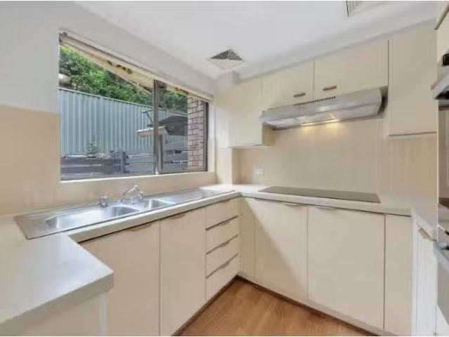 Cheap 2 BR 5/7 Brunton Street, Marsfield Apartment for rent L.