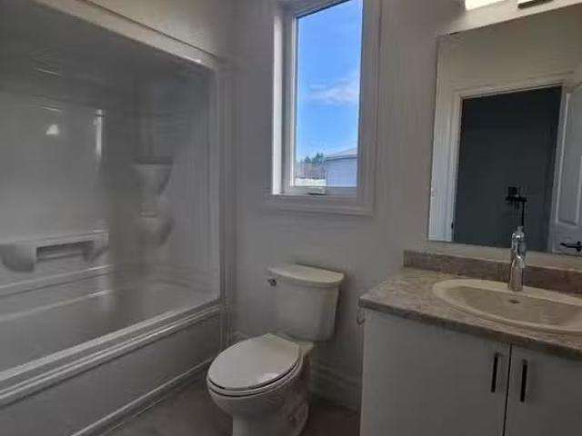 Cozy 2 BR 59545752 17 Beasley Crescent