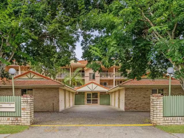 Charming 2 BR 5/123 Baines Street, KANGAROO POINT, QLD 4169.
