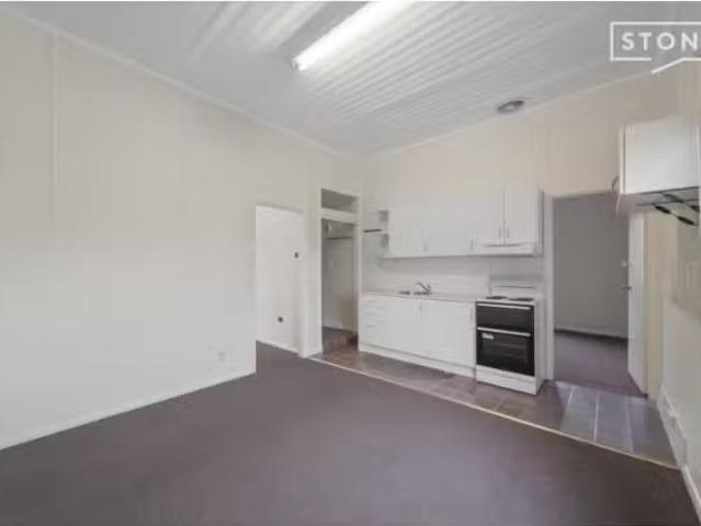 Deal! 2 BR 5/184 Pacific Highway, Swansea Apartment for rent.