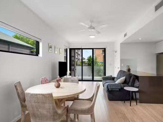 Charming 2 BR 6/44 Gordon Street, MILTON, QLD 4064 Unit for.