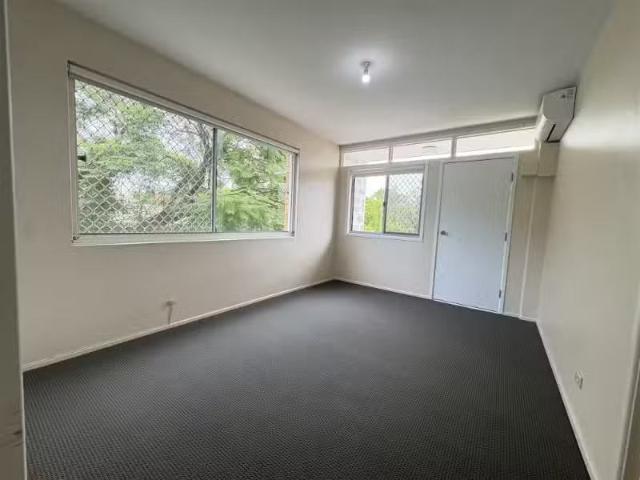 For Rent! 2 BR 6/49 Rialto Street, COORPAROO Apartment for ren.