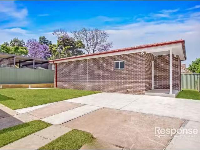 Just in! 2 BR 64A Seven Hills Road, Baulkham Hills House for r.