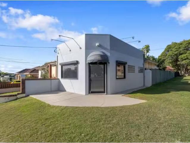 Charming 2 BR 66A Georges River Road, Jannali Apartment for re.