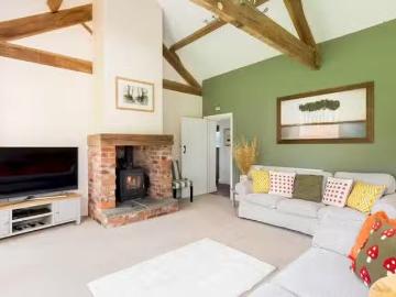 Charming 2 BR 69JJ+JH Warwick
