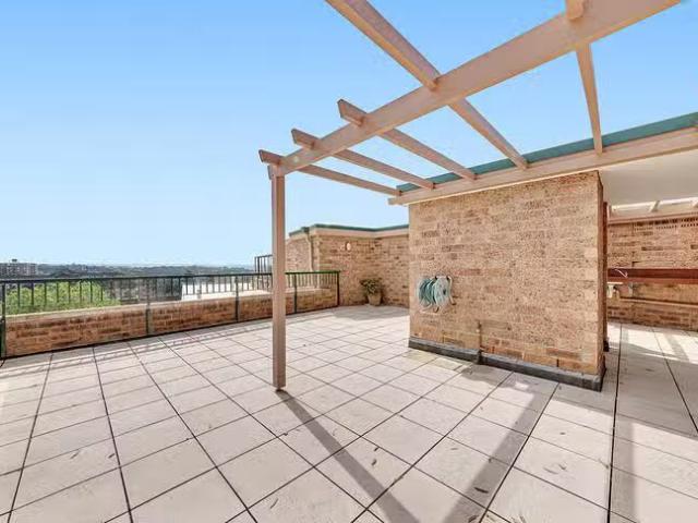 Cozy 2 BR 603/22 Sutherland Street, Cremorne, NSW 2090