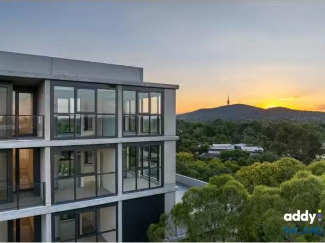 New 2 BR 629/39 Owen Crescent, Lyneham Apartment for rent Lis.