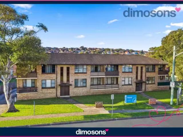 Deal! 2 BR 6/2 4 Northcliffe Drive, Port Kembla Apartment for.