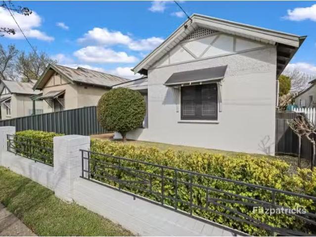 Deal! 2 BR 6 Broad Street, Wagga Wagga House for rent Listed.