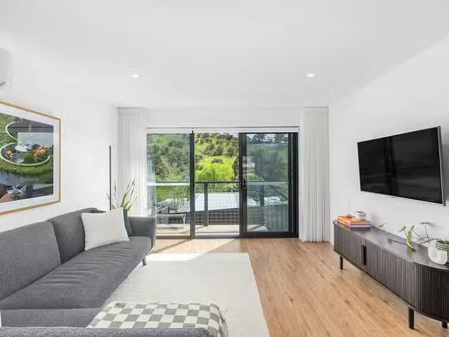 Nice 2 BR 6 Redpath Terrace, Whitlam, ACT 2611