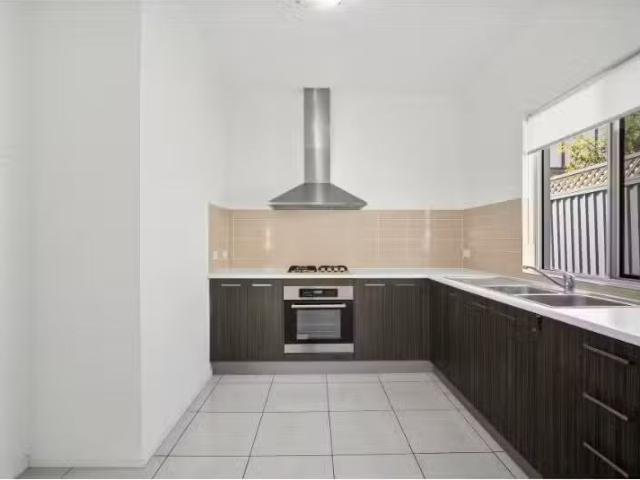 Charming 2 BR 6a Unwin Street, Bexley Apartment for rent List.