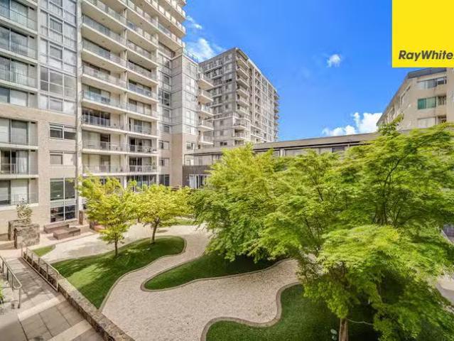 Deal! 2 BR 7/5 London Circuit, City, ACT 2601