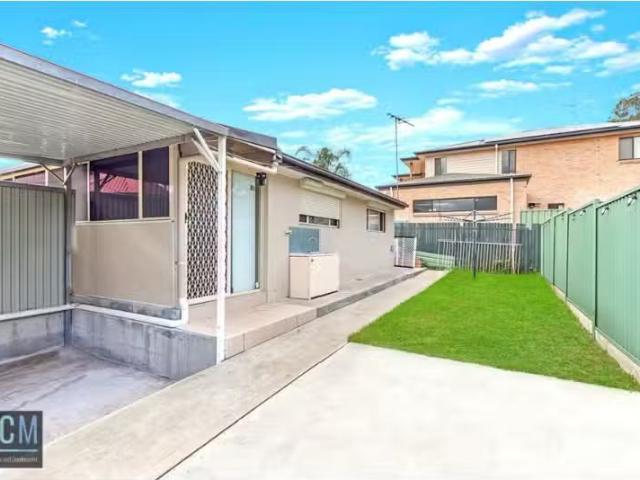 Cheap 2 BR 76a Riverstone Road, Riverstone Apartment for rent.
