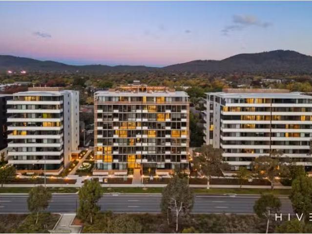 New 2 BR 702/300 Northbourne Avenue, partson Apartment for ren.