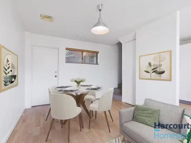 Nice 2 BR 7/19 Wilton Street, WOOLLOONGABBA, QLD 4102 House.