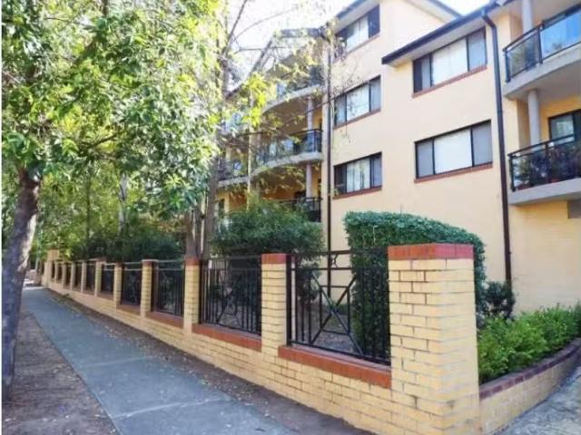 Cozy 2 BR 7/33 Neil Street, Merrylands Apartment for rent Lis.
