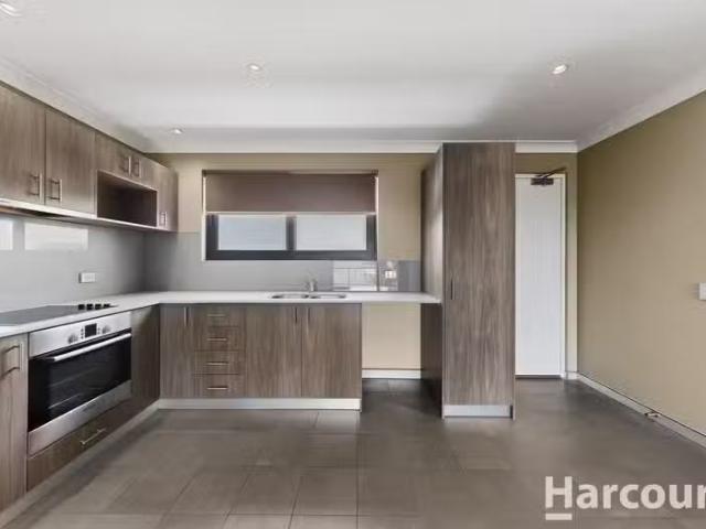 Cheap 2 BR 86/6 Walsh Loop, JOONDALUP, WA 6027 House for Rent