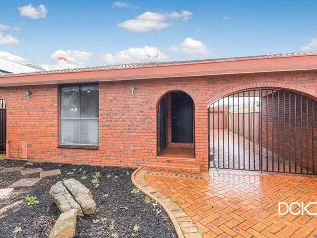 Rental! 2 BR 80 Wills Street, Bendigo, VIC 3550