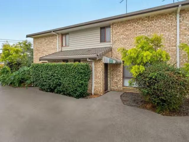 Deal! 2 BR 8/13 Muchow Street, BEENLEIGH, QLD 4207 Townhouse.