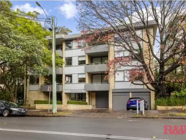 Deal! 2 BR 8/13 Rangers Road, Cremorne Apartment for rent Lis.