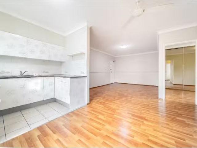 Nice 2 BR 8/12 14 Mary Street, Lidcombe Apartment for rent Li.