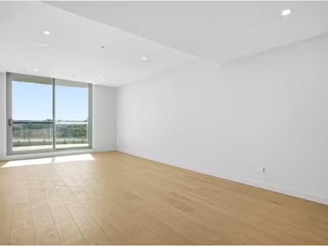 Just in! 2 BR 815/8 Maitland Place, Norwest Apartment for rent.