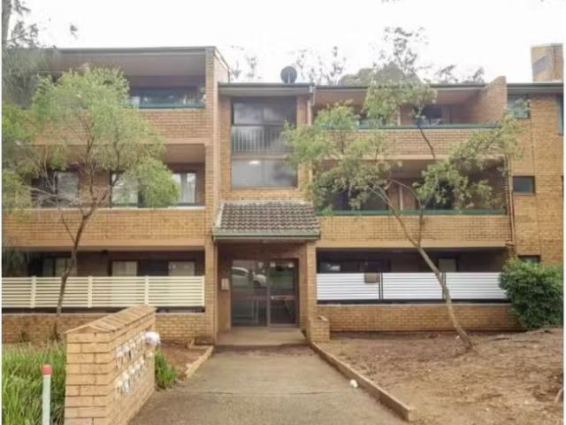 Cheap 2 BR 8/21 23 Myrtle Road, Bankstown Apartment for rent.