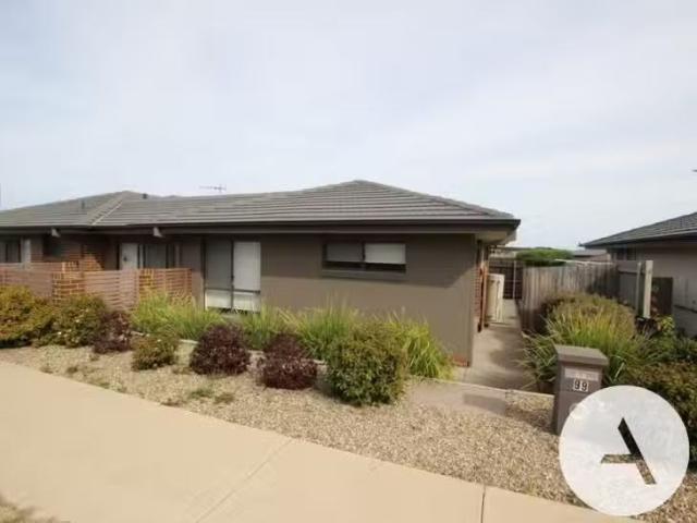 Nice 2 BR 99 Cocoparra Crescent, Crace, ACT 2911