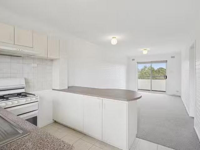 Rental! 2 BR 93/34 Davies Road, Claremont, WA 6010