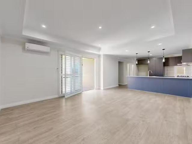 Rental! 2 Clonmel Cove, Ridgewood, WA 6030