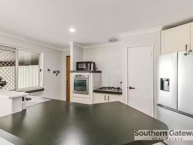 For Rent! 2 Glamis Court, Orelia, WA 6167