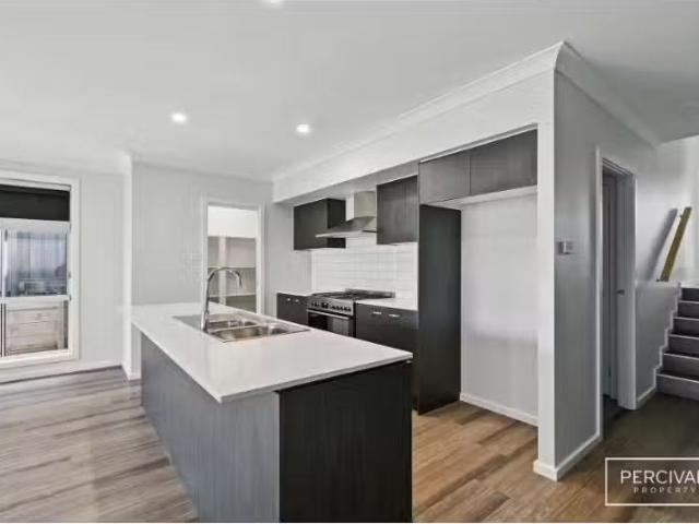 New 2 Hilltop Crescent, Port Macquarie House for rent Listed.