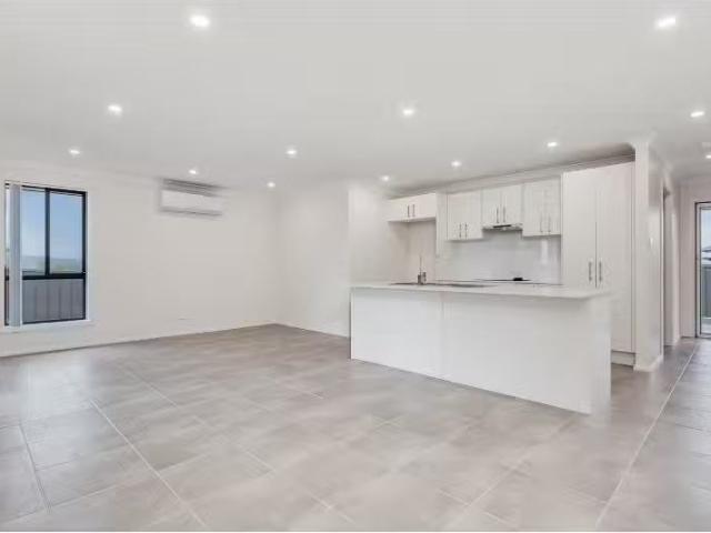 Unique 2 Loane, Farley Townhouse for rent Listed by Renae Gra.