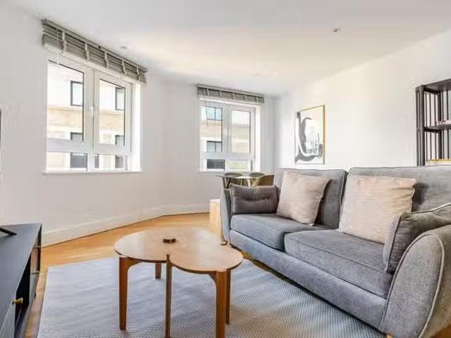 Charming 2 Rooms Pepys Street, City of London 2 Bedroom 2.