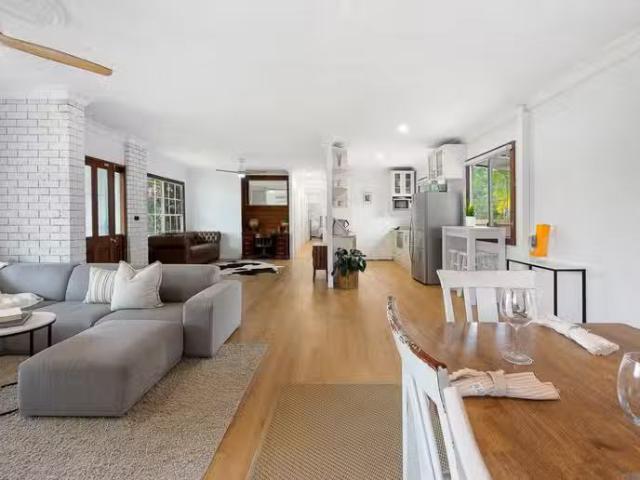 Deal! 2 Sturt Street, MOLENDINAR, QLD 4214 House for Rent