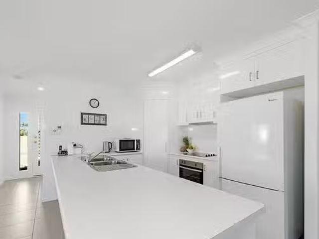 Just in! 2 Toppers Drive, Coral Cove, QLD 4670