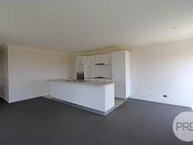 Cheap 2 Watson Boulevard, Lloyd House for rent Listed by Marn.