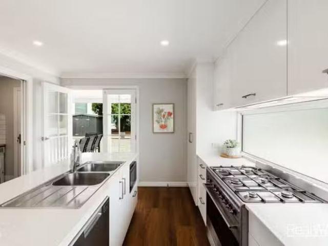 Deal! 33 Catto Street, Centenary Heights, QLD 4350