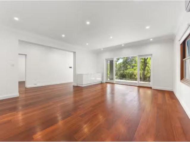 Cheap 33 Olola Avenue, VAUCLUSE House for rent Listed by Alex.