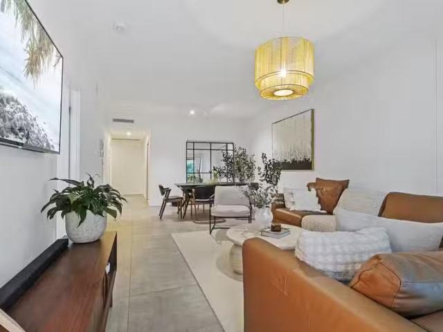 For Rent! 3008/397 Christine Avenue, Varsity Lakes, QLD 4227.