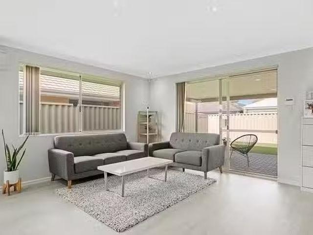 Unique 300 Wright Road, Harrisdale, WA 6112