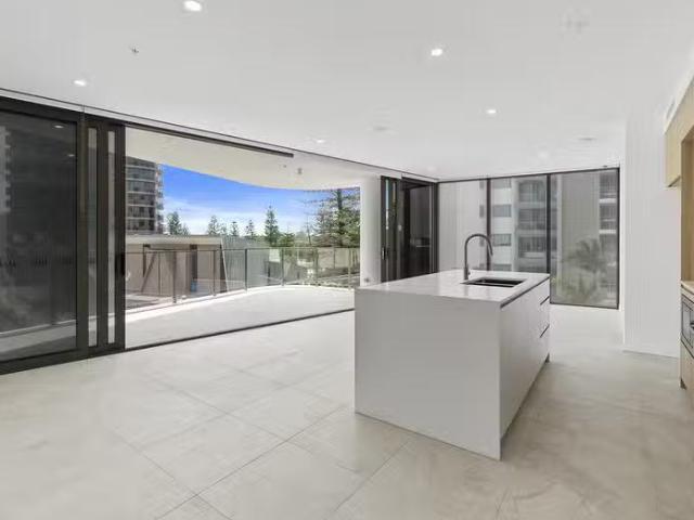 Cozy 302/15 Peerless Avenue, Mermaid Beach, QLD 4218