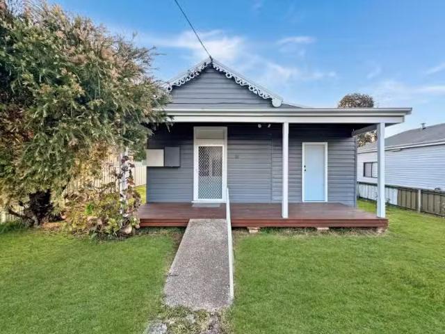 Cheap 311 Main Road, Fennell Bay House for rent Listed by Pro.