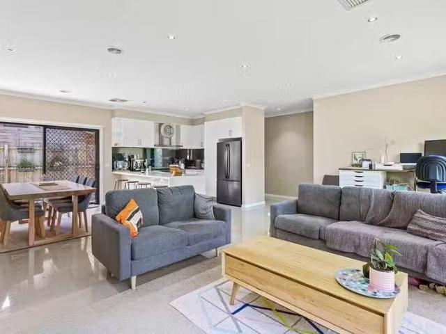 Nice 3/12 Moore Avenue, Croydon, VIC 3136