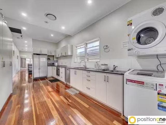 Rental! 3/12 Shakespeare Street, Coorparoo, QLD 4151