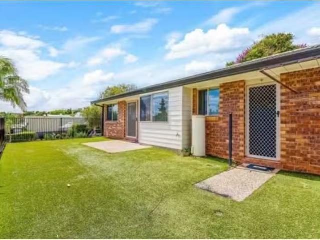 Unique 31/3 9 Amaroo Drive, BANORA POINT Apartment for rent L.