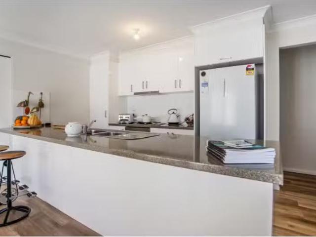 Nice 3/13 Turquoise Way, Orange Apartment for rent Listed by.