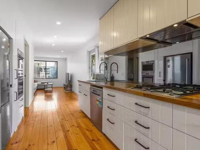 Just in! 3/15 Bear Street, Mordialloc, VIC 3195