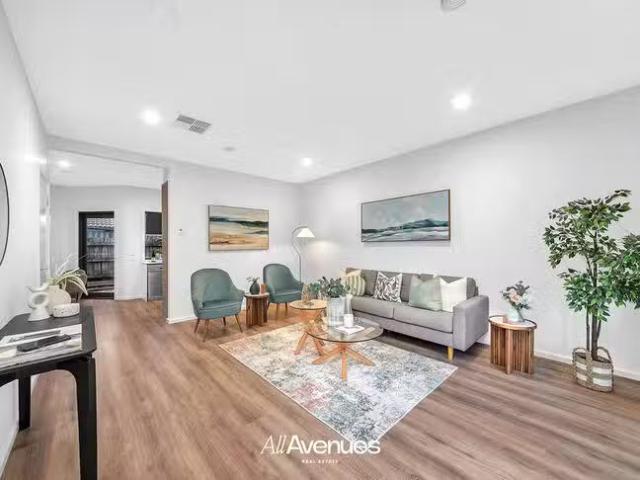 Nice 3/17 Russell Street, Cranbourne, VIC 3977